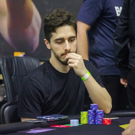 Ketzer é eliminado e Skarparis lidera no US$ 2.2K Warm-Up da Merit Poker Series