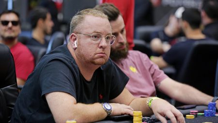 Léo Rizzo avança no top 10 do Evento #3 da WSOP