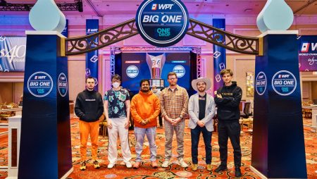 Dan Smith é o líder na mesa final do Big One For One Drop