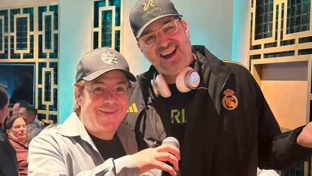 Poker reúne profissionais e celebridades em fim de semana de Super Bowl em Las Vegas