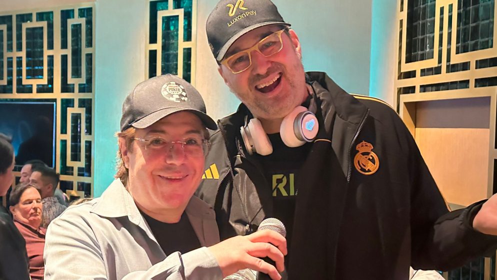 Poker reúne profissionais e celebridades em fim de semana de Super Bowl em Las Vegas