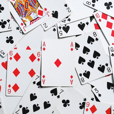 Conheça as regras do poker e aviator: um guia completo