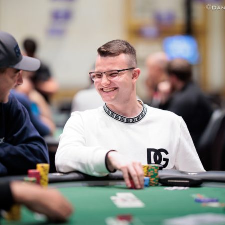 Alex Kulev lidera Dia 1 do US$ 100K Main Event da Triton Series Jeju