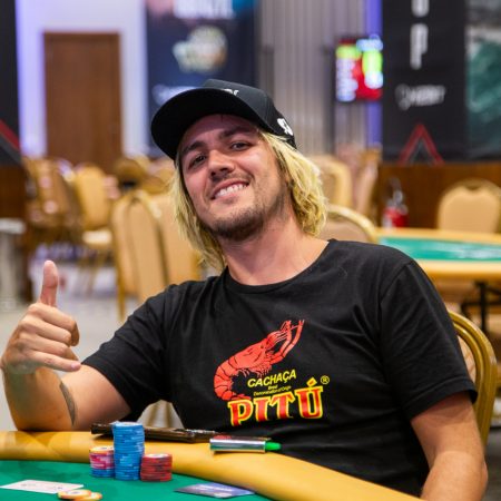 Blaise Bourgeois avança na ponta no Dia 1A do Main Event da WSOP Brazil