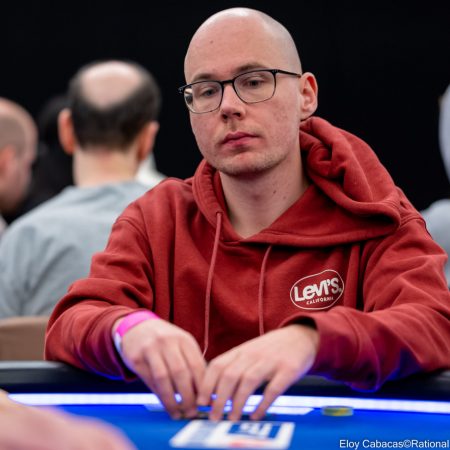 Tobias Schwecht lidera o Dia 1 do US$ 20K NLH da Triton Series Jeju