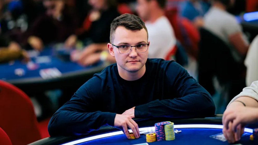 Campeão do ano passado, Alex Kulev é um dos líderes do €100K Super High Roller do EPT Monte Carlo