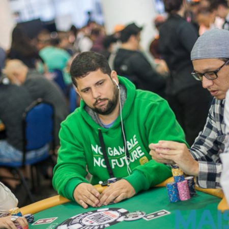 Leandro Burlamaqui leva o bronze em FT com três brasucas no Sunday Million