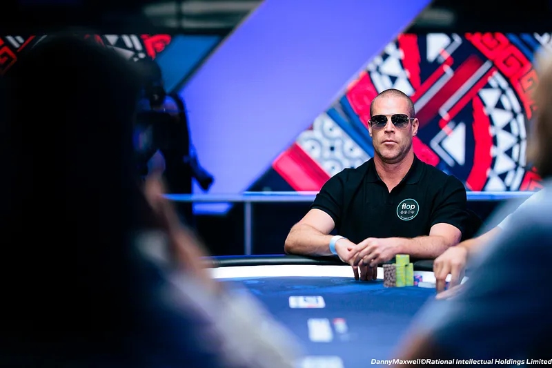 Patrik Antonius é o líder na forte mesa final do €100K Super High Roller