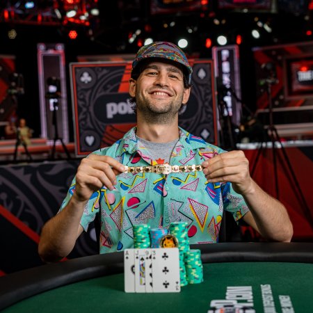 Caleb Furth é campeão de  PLO 8 or Better na WSOP