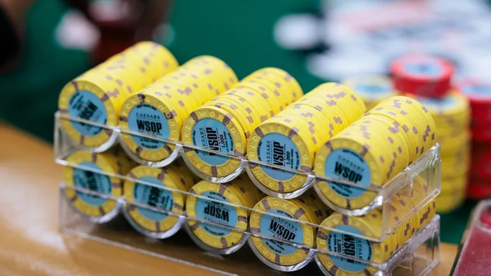 Alan Helfenstein avança no top 10 do Dia 1C do Colossus da WSOP