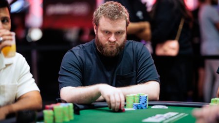 Henrik Hecklen avança na ponta no Dia 1 do US$ 100K High Roller da WSOP