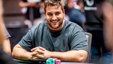 João Simão está entre os 11 finalistas do US$ 5K PLO da WSOP