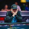 Phil Hellmuth cai no Dia 3 do Main Event e jejum no torneio completa 11 anos