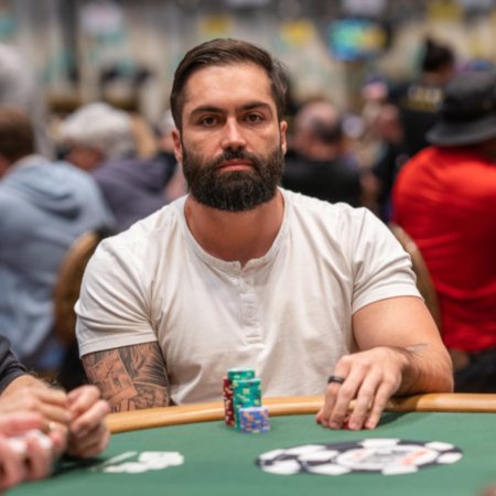 Philipe Pizzari e Tauan Naves passam ao Dia 2 do US$ 5K NLH da WSOP