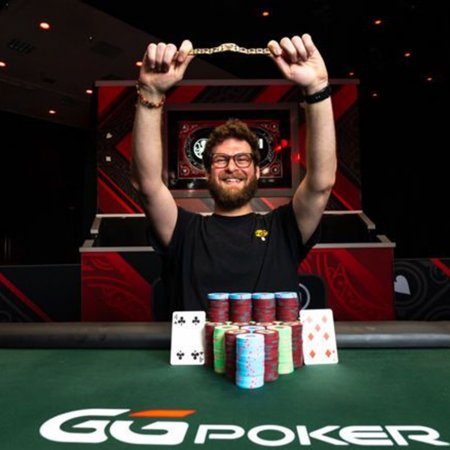 Daniel Vampan leva seu primeiro bracelete ao vencer o Evento #25 da WSOP