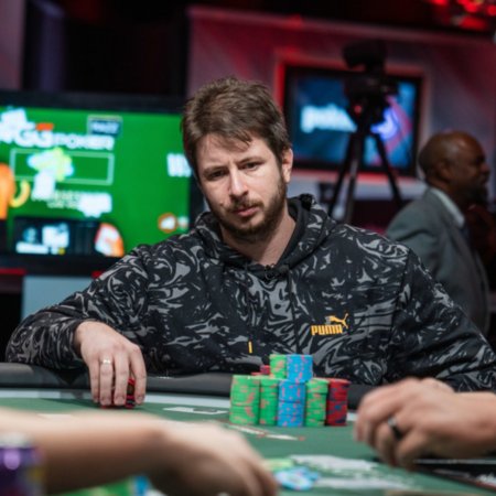 Aloisio Dourado lidera mesa final do Evento #23: US$ 1.500 Badugi