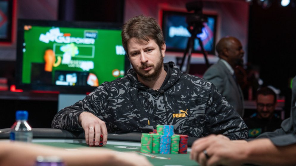 Aloisio Dourado lidera 15 brasileiros no Dia 5 do Main Event da WSOP