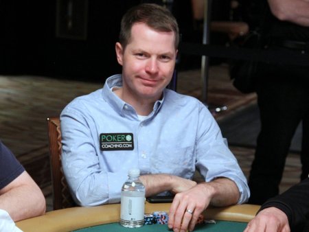 Os 3 hacks de Jonathan Little para criar um grande stack em cash games