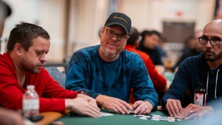 Pedro Bromfman e Mojave passam ao Dia 2 do US$ 10K No-Limit 2-7 Single Draw Championship