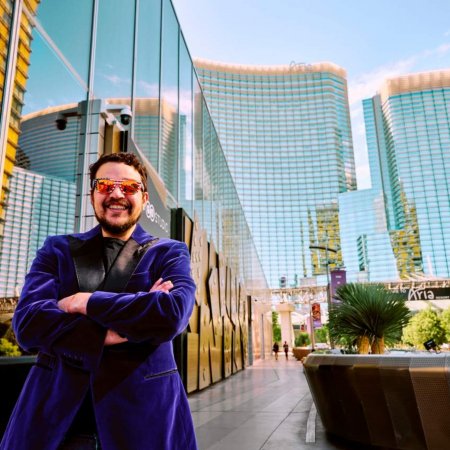 Jim Collopy ganha a jaqueta roxa do Poker Masters