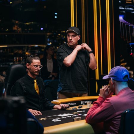 Artur Martirosian é o líder no Dia Final do Main Event de PLO da Triton Monte Carlo