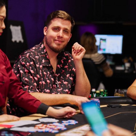 Christian Roberts é o líder na FT do PokerGO Cup #6