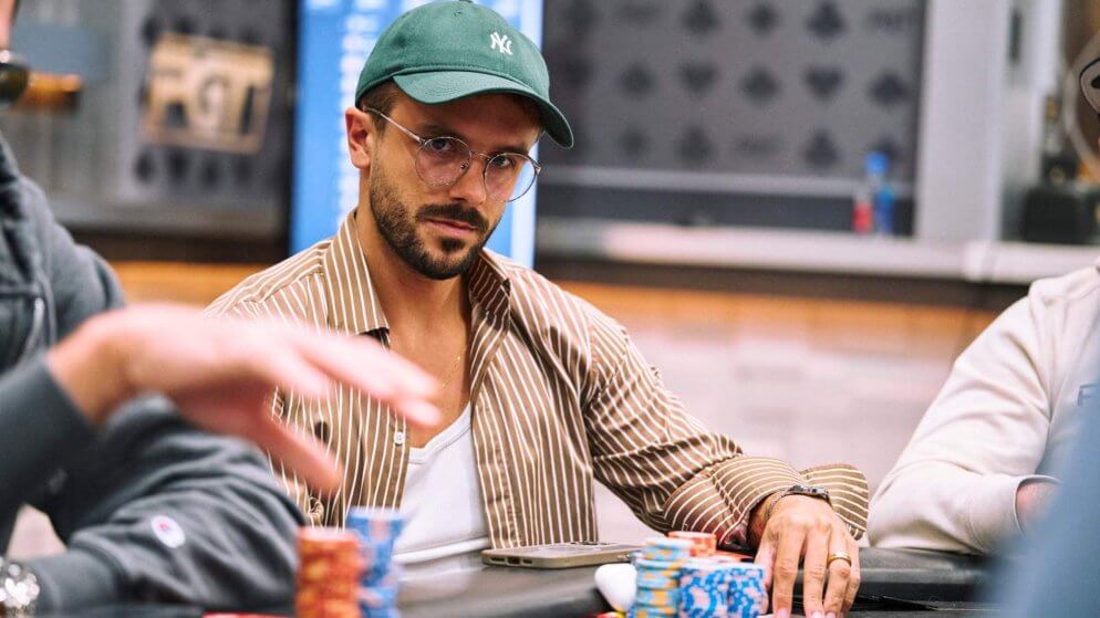 Yuri Martins perde muitas fichas e é eliminado no final do Dia 1 do US$ 100K Super High Roller Bowl Mixed Games