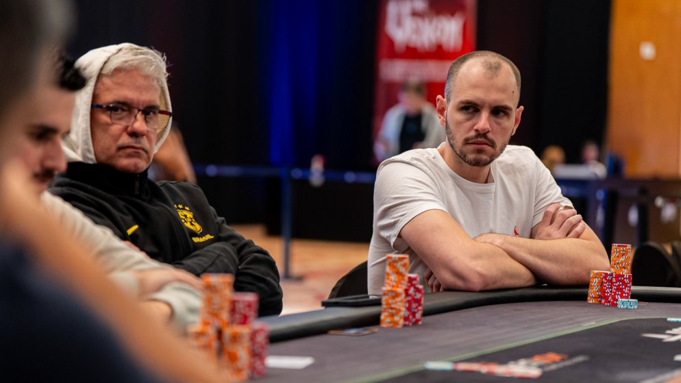 Breno Pilon lidera trio brasuca na FT do Main Event do Enjoy Poker Tour