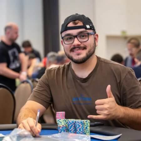 Murilo Souza lidera primeira rodada dupla do Main Event do BSOP Gramado