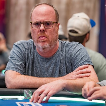 Pedro Bromfman e Vitor Dzivielevski avançam ao Dia 2 do Evento #1 da WSOP