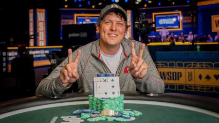 Aaron Cummings faz história com título consecutivo no 2-7 Triple Draw da WSOP