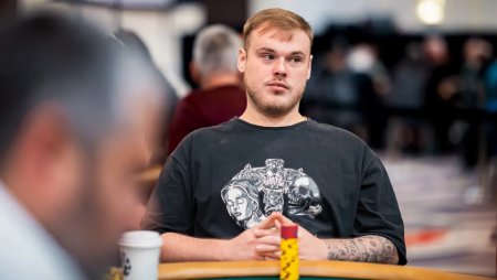 Anthony Barranqueiros passa em terceiro ao Dia 2 do Evento #33 da WSOP