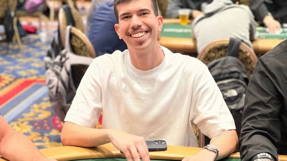 Bernardo Tavares avança no novo evento PLO Double Board Bomb Pot da WSOP