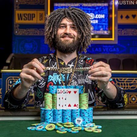 Caleb Furth conquista segundo bracelete com vitória no PLO da WSOP