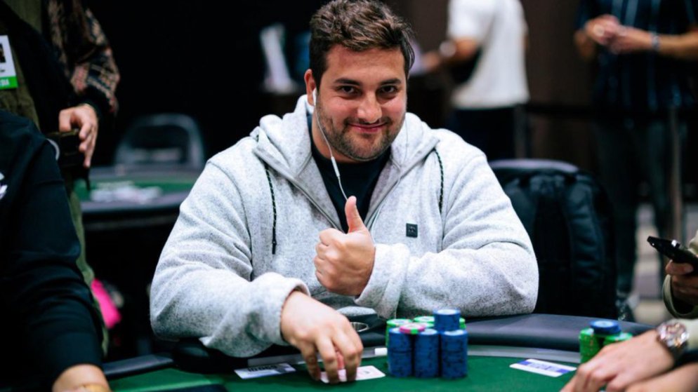 João Simão lidera 17 brasileiros no novo Battle of the Ages da WSOP