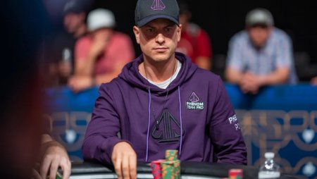 Viktor Blom lidera e Negreanu busca oitavo bracelete na FT do US$ 10K Omaha Hi-Lo Championship da WSOP