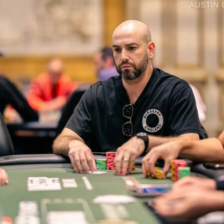 Artur Morris lidera Dia 1 do US$ 100K PLO; João Simão é eliminado