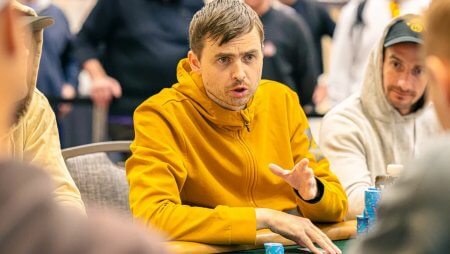Martin Kabrhel está entre os cinco finalistas do Mini Main Event; André Berlanda é o melhor brasileiro
