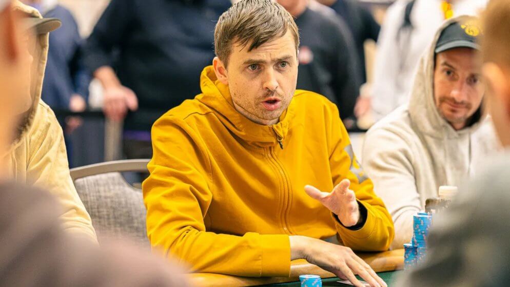 Martin Kabrhel está entre os cinco finalistas do Mini Main Event; André Berlanda é o melhor brasileiro