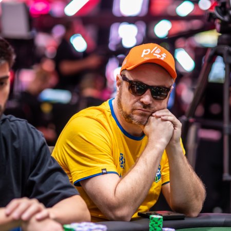 Rodrigo Garrido passa ITM ao Dia 2 do US$ 1,5K PLO da WSOP