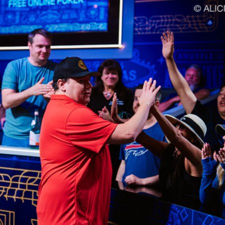 Shaun Deeb leva o título de Jogador do Ano da WSOP