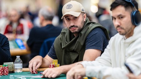 Lucas Bandeira lidera 35 brasileiros no Dia 2ABC do Main Event da WSOP
