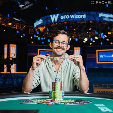 Mike Gorodinsky conquista quinto bracelete da carreira após virada épica no WSOP 2025
