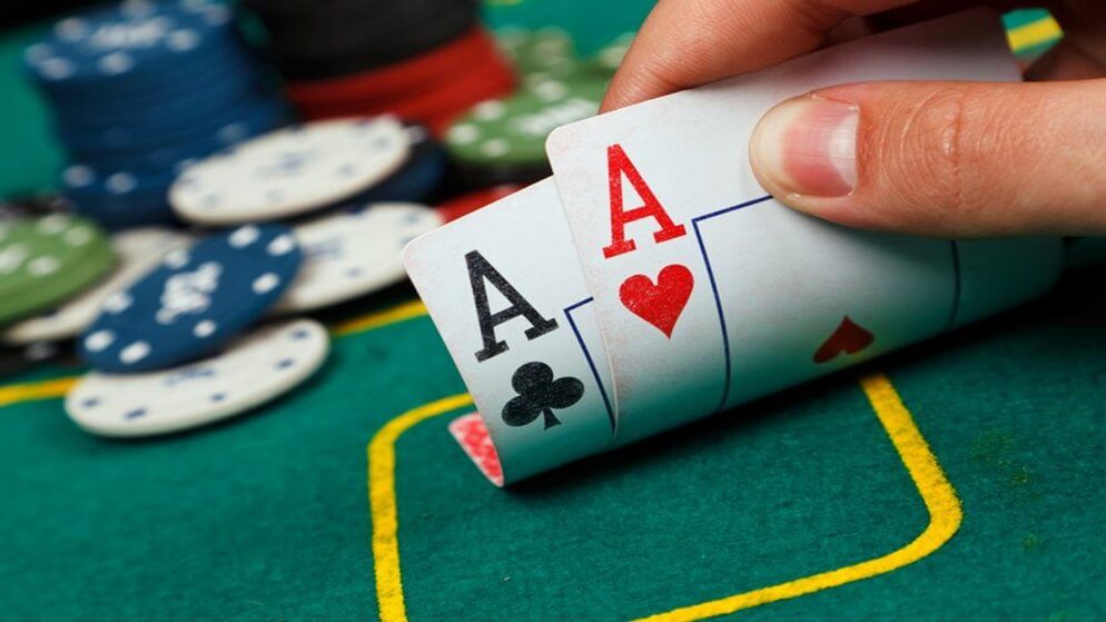 Golpistas usam câmeras infravermelhas para ver cartas de adversários na Inglaterra