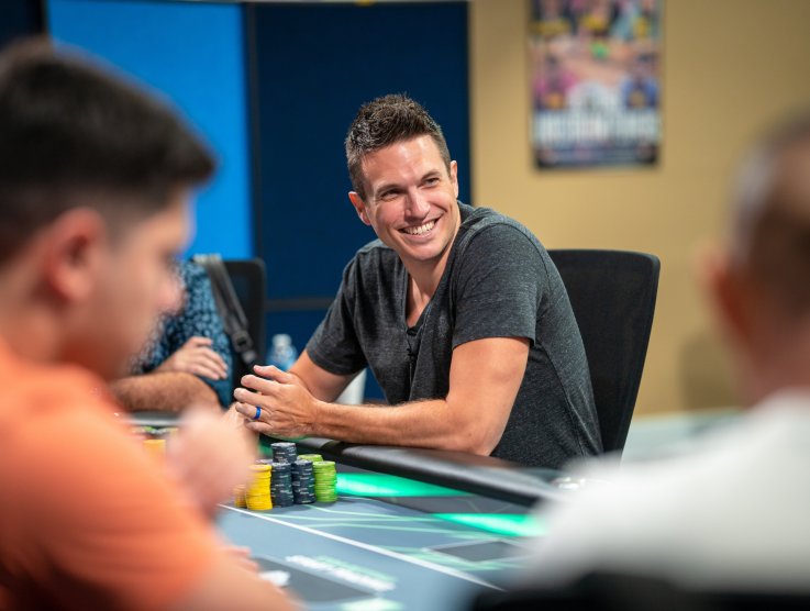 Clube de Doug Polk anuncia data de reabertura após ação policial