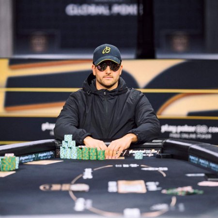 João Simão está entre os 15 finalistas do US$ 250K Invitational da Triton WSOP Paradise
