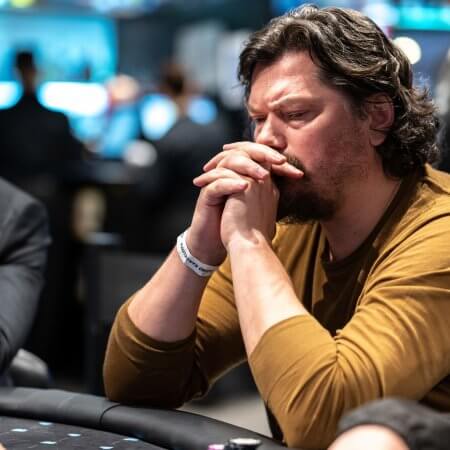 Premiou no BSOP e KSOP: Padre russo é afastado por suspeitas de jogar poker com dinheiro da igreja, entenda