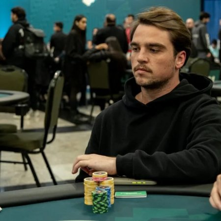 Victor dos Santos lidera o Dia Final do R$ 25K 2-Day High Roller do BSOP Millions