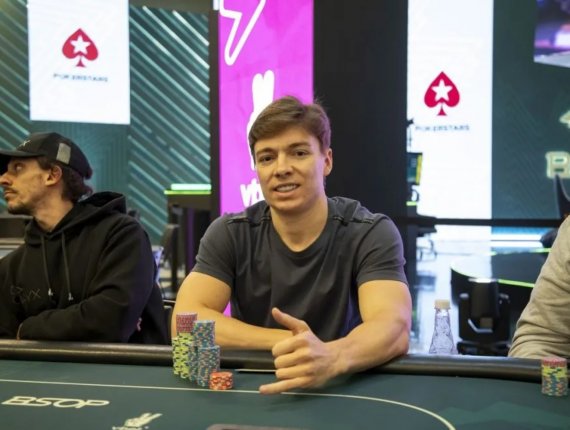 Eller Kirsten é vice e Fernando Nogami leva o bronze no Main Event Medium da OSS da PokerKing