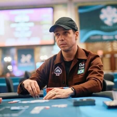 Mojave cai com J-J em river maldoso e Iuri Ribeiro bolha a FT no Super Main Event da WSOP Paradise